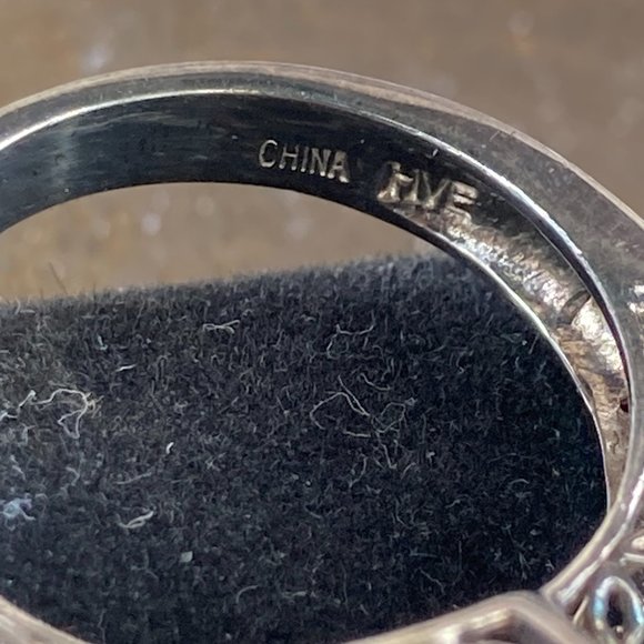 Striking HVE pink CZ and small CZ gems in sterling silver setting ring - Picture 11 of 12